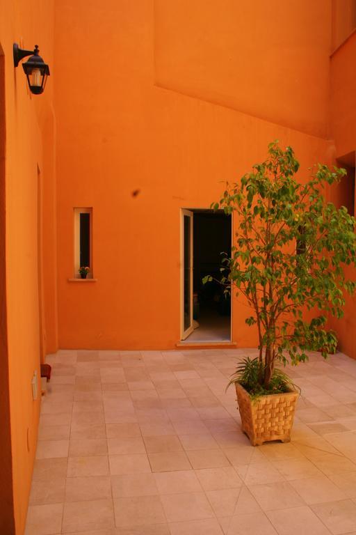 Note Sulla Piazza 3*